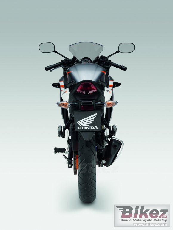 2011 Honda CBR125R photo